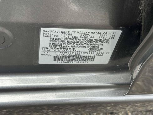 Used 2022 Nissan Versa SV FWD image 16