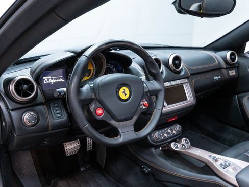 Used 2013 Ferrari 458 Spider RWD image 9