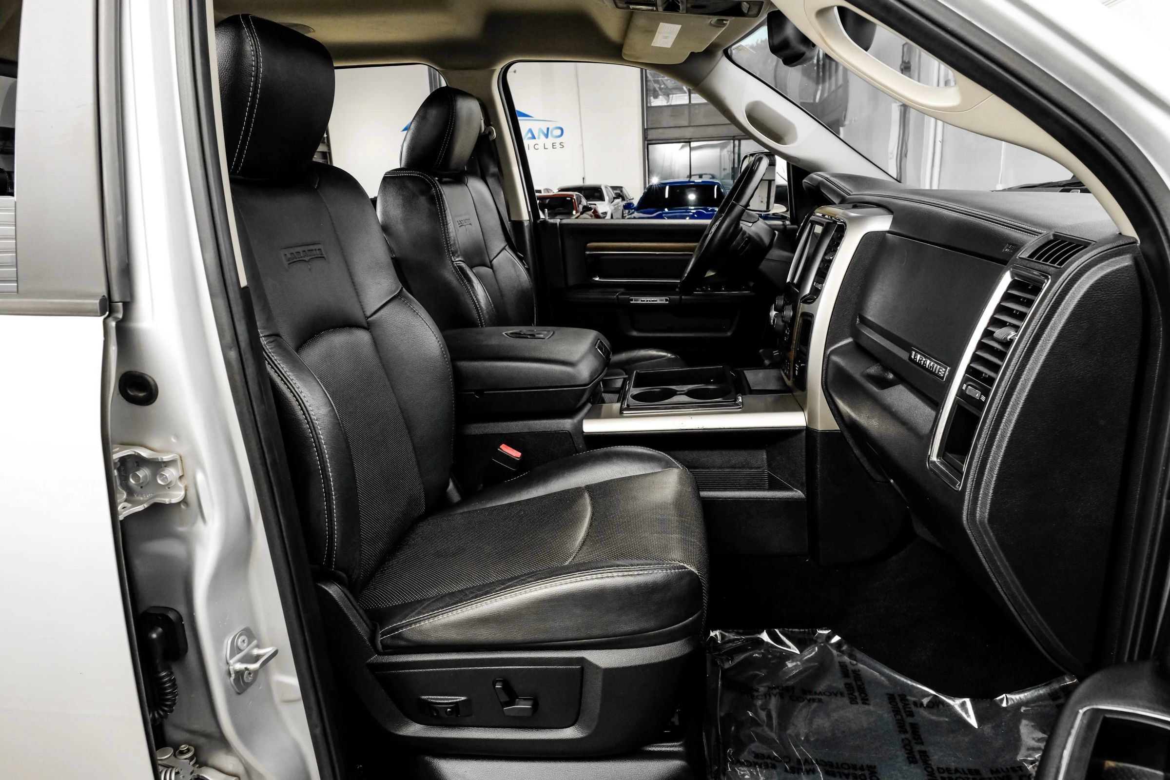 Used 2015 RAM 1500 Laramie w/ Convenience Group AWD/4WD image 46