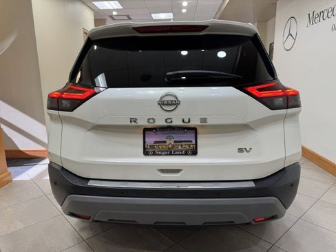 Used 2022 Nissan Rogue SV image 4