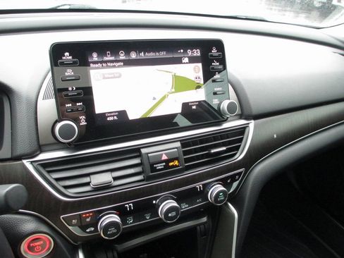 Used 2019 Honda Accord Touring image 24