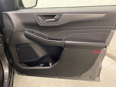 Used 2025 Ford Escape Active AWD/4WD image 25