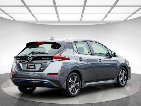 Used 2022 Nissan Leaf SV image 4