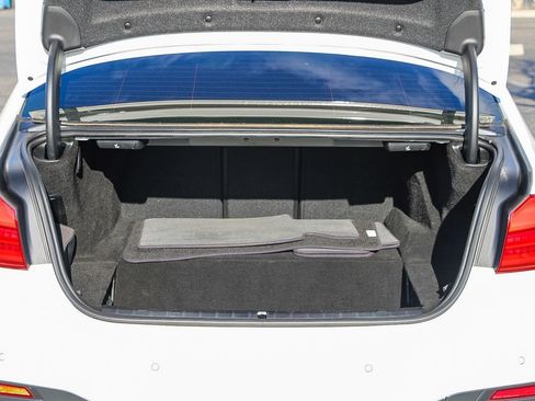 Used 2020 BMW 530e xDrive w/ M Sport Package image 25