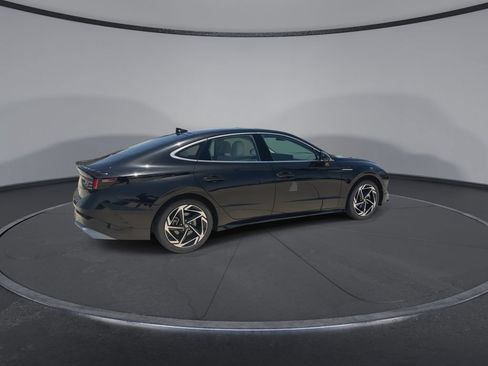 Used 2024 Hyundai Sonata SEL w/ Convenience Package FWD image 9