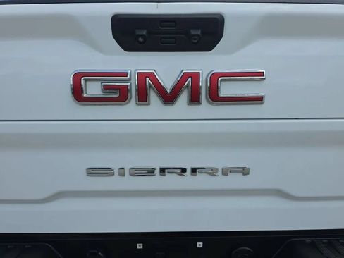 Used 2022 GMC Sierra 2500 SLE w/ SLE Convenience Package AWD/4WD image 9