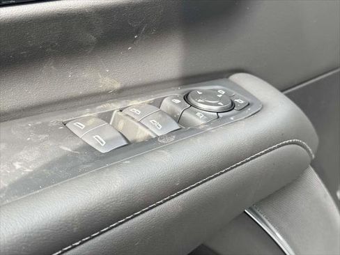 New 2026 Chevrolet Suburban LT image 15