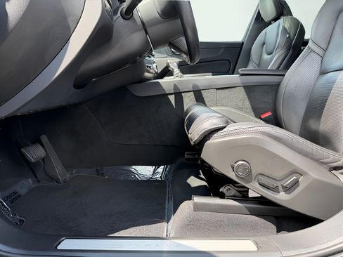 Used 2021 Volvo XC60 T5 Inscription AWD/4WD image 15