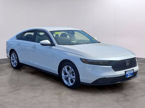 Certified 2025 Honda Accord LX image 3
