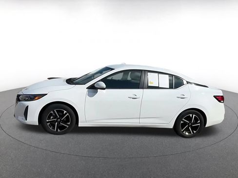 Used 2025 Nissan Sentra SV FWD image 8