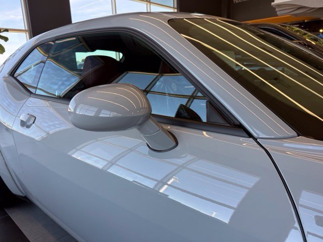 Used 2022 Dodge Challenger SRT Hellcat RWD image 6