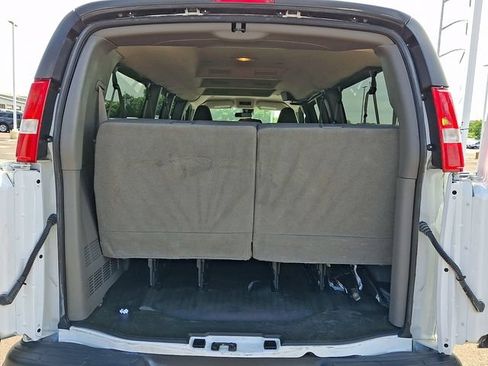 Used 2024 Chevrolet Express 3500 LS RWD image 28