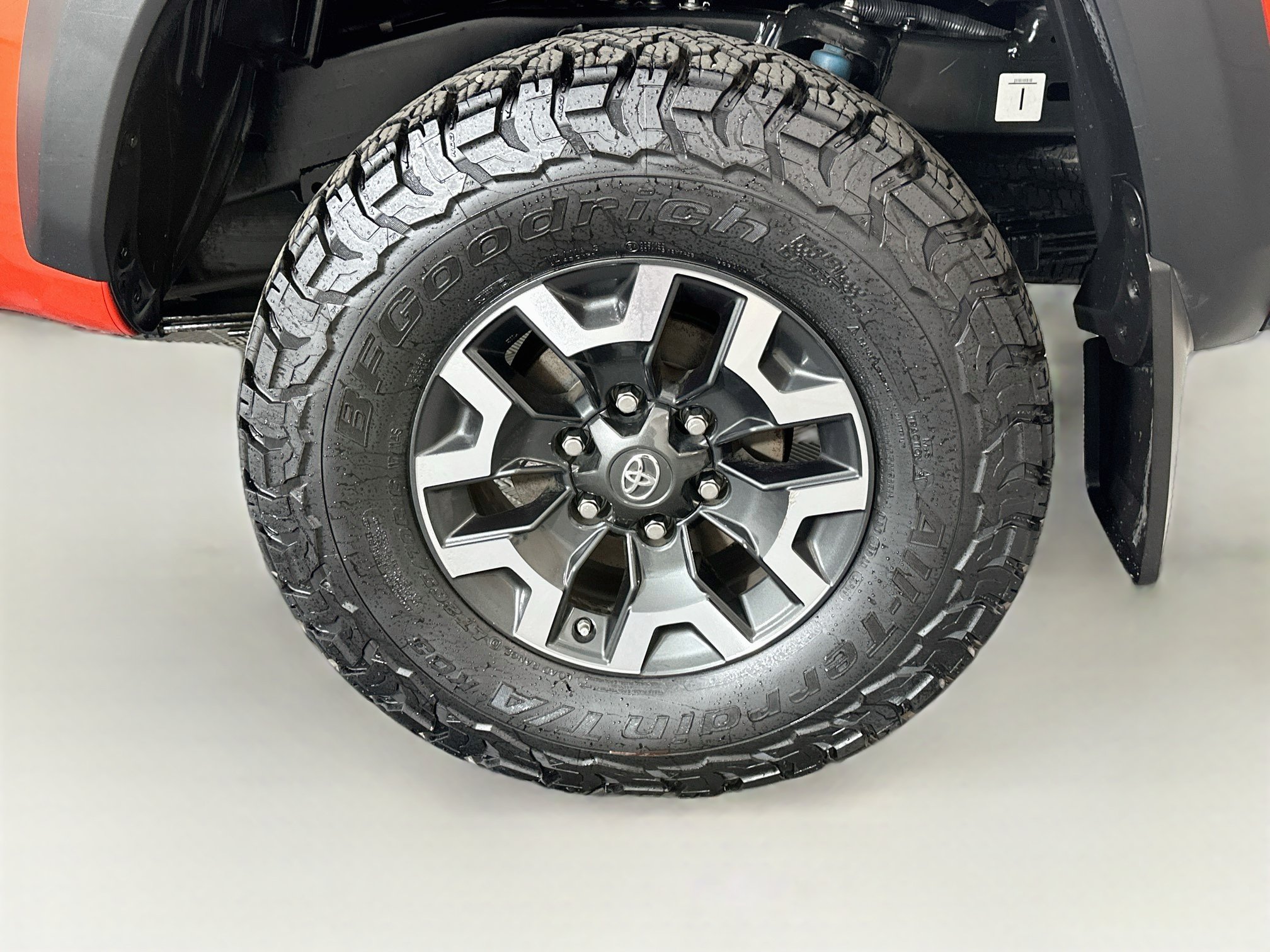 Used 2016 Toyota Tacoma TRD Off-Road w/ Towing Package AWD/4WD image 11