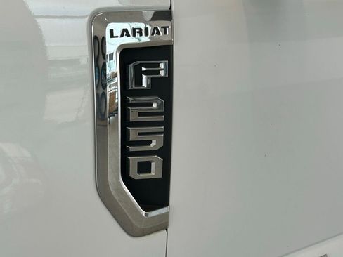 Used 2019 Ford F250 Lariat w/ Lariat Value Package AWD/4WD image 31