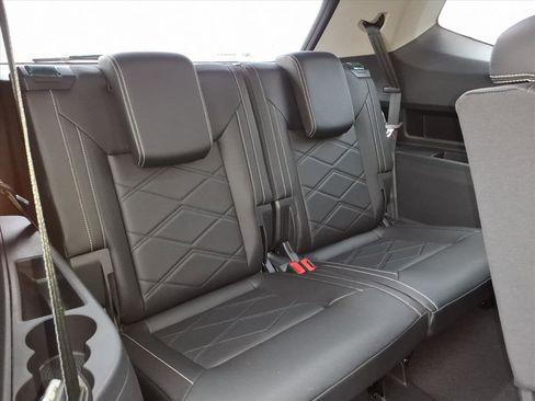 New 2026 Volkswagen Atlas SE image 8