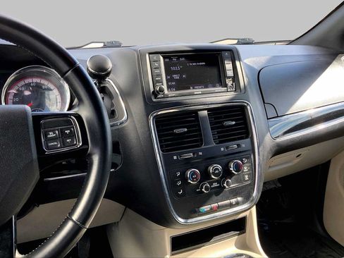 Used 2019 Dodge Grand Caravan SXT FWD image 7
