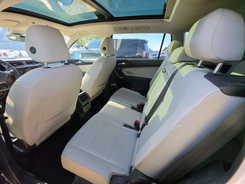 Used 2021 Volkswagen Tiguan SE FWD image 11