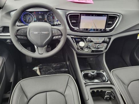New 2026 Chrysler Pacifica Limited w/ S Appearance Package image 26