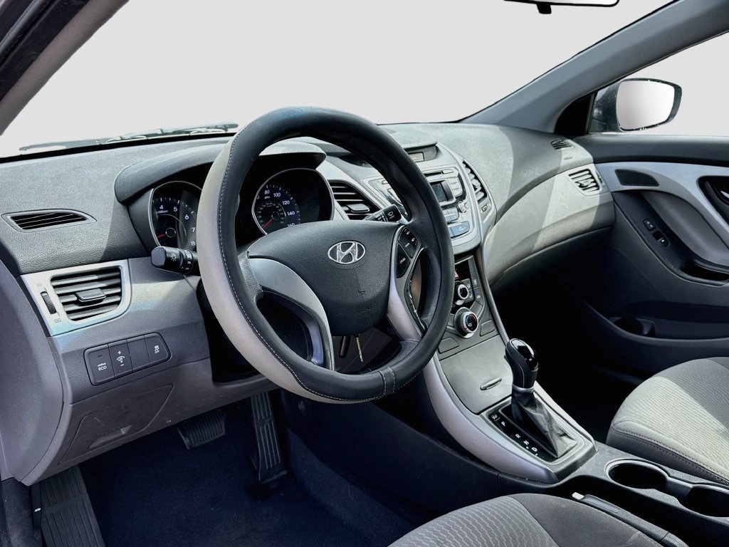 Used 2014 Hyundai Elantra SE FWD image 9