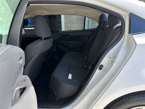 Used 2025 Toyota Corolla LE image 23
