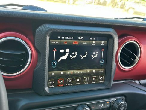 Certified 2023 Jeep Gladiator Rubicon image 22