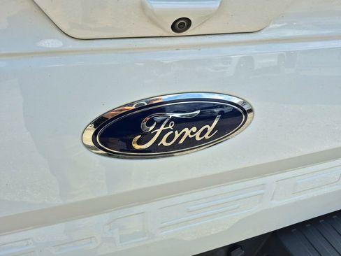 Used 2020 Ford F150 Lariat w/ Equipment Group 502A Luxury AWD/4WD image 12