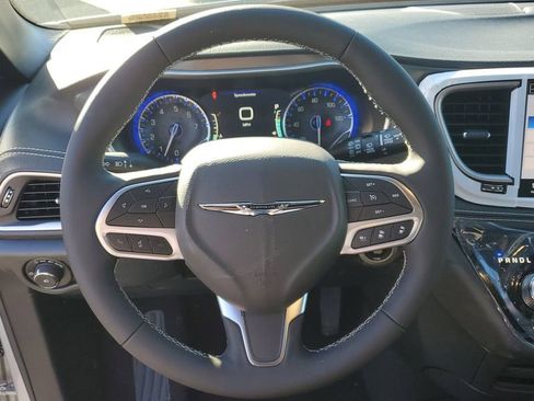 New 2026 Chrysler Pacifica Select image 27