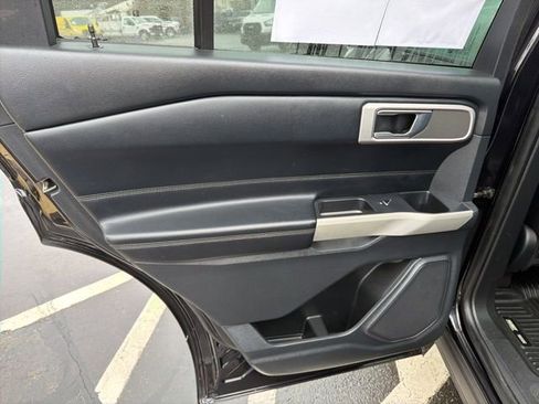 Used 2020 Ford Explorer XLT w/ Equipment Group 202A image 21