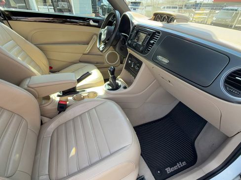 Used 2015 Volkswagen Beetle R-Line image 34