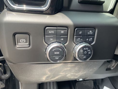 Used 2024 GMC Sierra 2500 Denali Ultimate AWD/4WD image 23