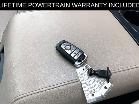 Used 2024 Ford Expedition Limited image 13