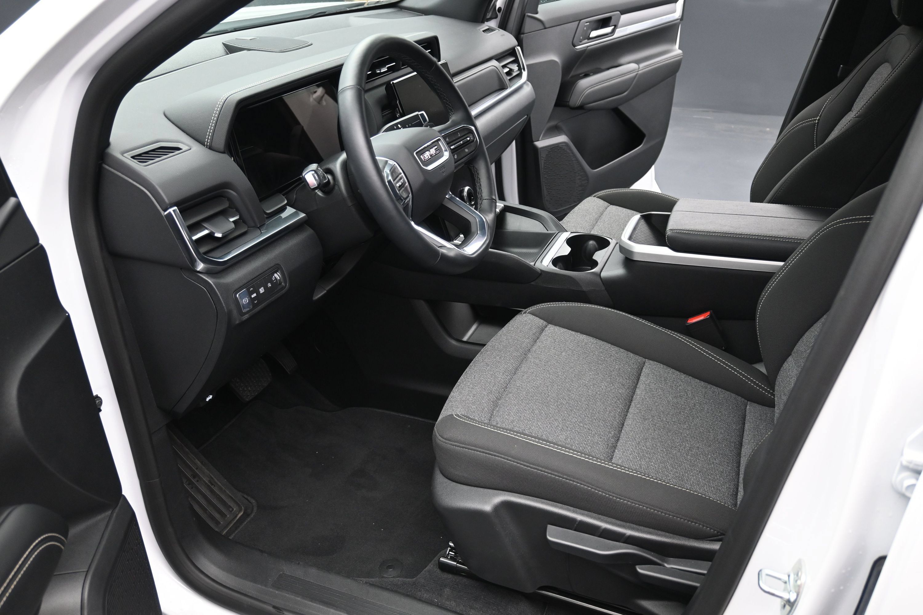 Used 2026 GMC Terrain Elevation FWD image 12