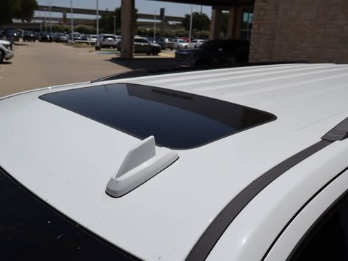 Used 2019 Chevrolet Suburban Premier AWD/4WD image 4