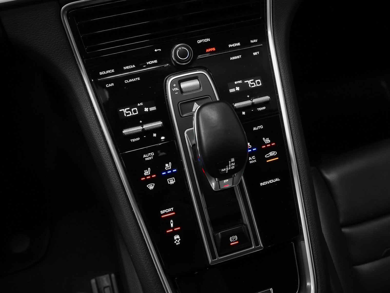 Certified 2023 Porsche Panamera 4 Platinum Edition AWD/4WD image 33