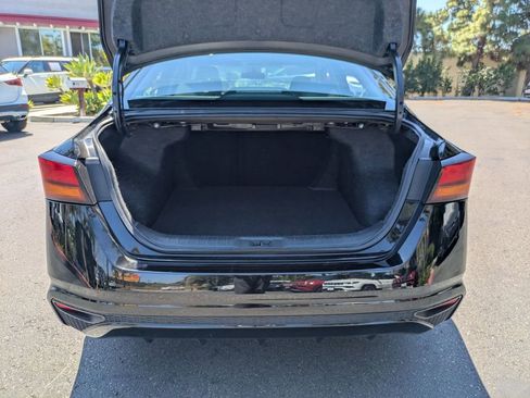 Used 2025 Nissan Altima 2.5 SV FWD image 30
