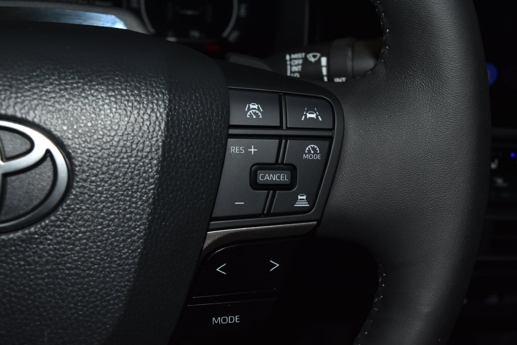 Used 2025 Toyota Camry XSE w/ Premium Plus Package AWD/4WD image 9