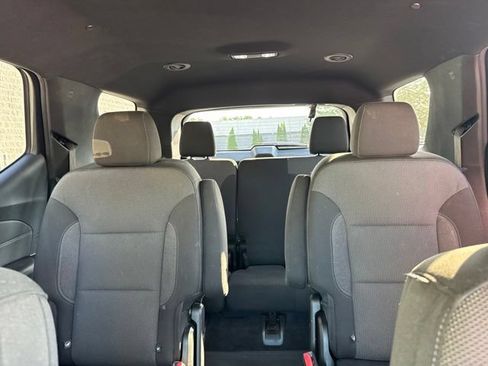 Used 2022 Chevrolet Traverse LT FWD image 10