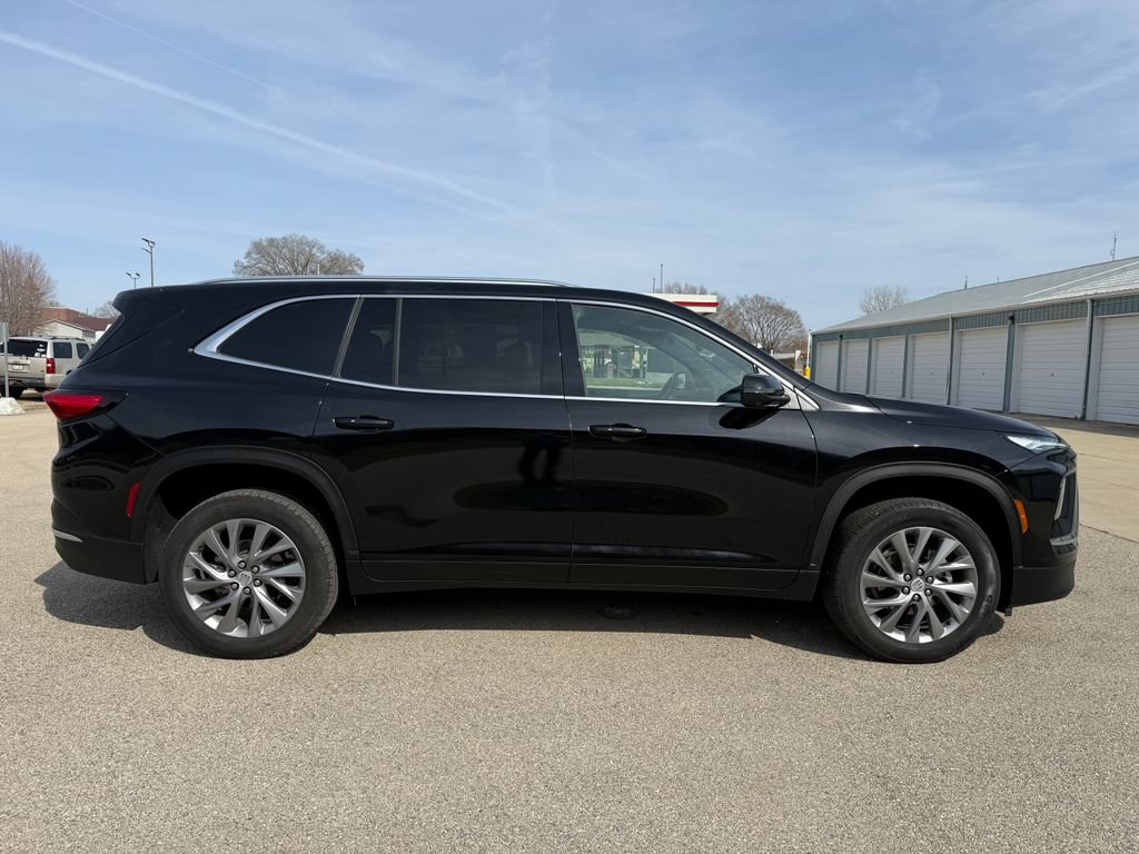 Used 2025 Buick Enclave Preferred AWD/4WD image 4