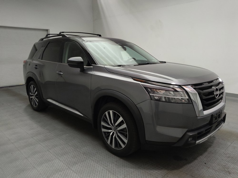 Used 2022 Nissan Pathfinder Platinum w/ Cargo Package FWD image 13