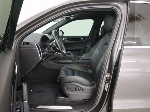 Used 2023 Porsche Cayenne E-Hybrid image 14