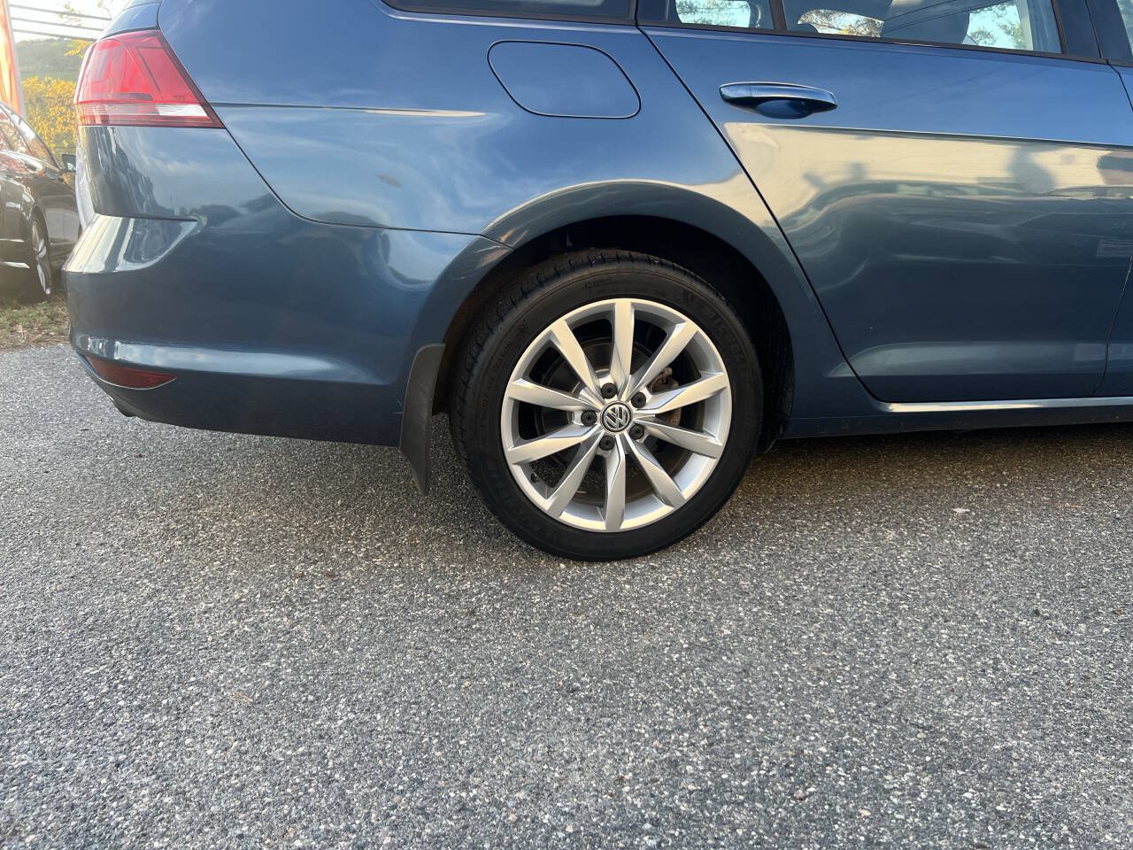 Used 2017 Volkswagen Golf S AWD/4WD image 36
