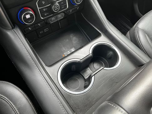 Used 2022 Chevrolet Tahoe Z71 image 31