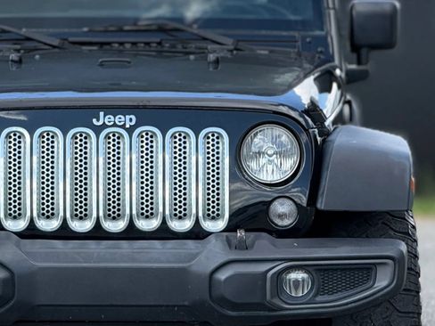 Used 2015 Jeep Wrangler Unlimited Sport w/ Quick Order Package 24S AWD/4WD image 12