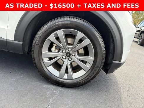Used 2021 Ford Explorer XLT w/ Equipment Group 202A RWD image 8