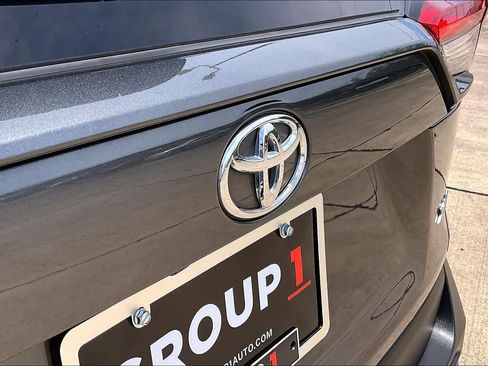 Used 2025 Toyota RAV4 XLE FWD image 27