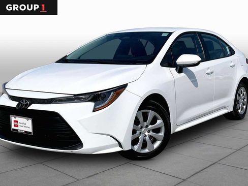 Used 2026 Toyota Corolla LE FWD image 1
