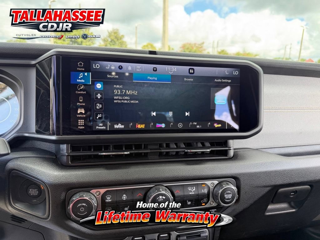 Used 2025 Jeep Gladiator Mojave AWD/4WD image 26