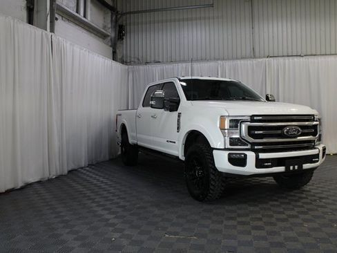 Used 2022 Ford F350 Platinum w/ Tremor Off-Road Package image 28