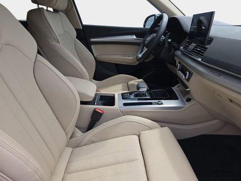 Certified 2024 Audi Q5 2.0T Prestige AWD/4WD image 9