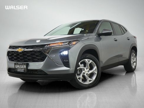 Used 2024 Chevrolet Trax LS w/ LS Convenience Package image 1